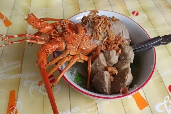 Mengenal Lezatnya Makanan Bakso Lobster yang Menggoda Selera