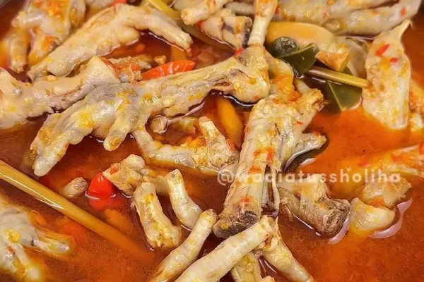 Mengenal Lezatnya Ceker Kuah Susu, Kuliner Hangat Favorit