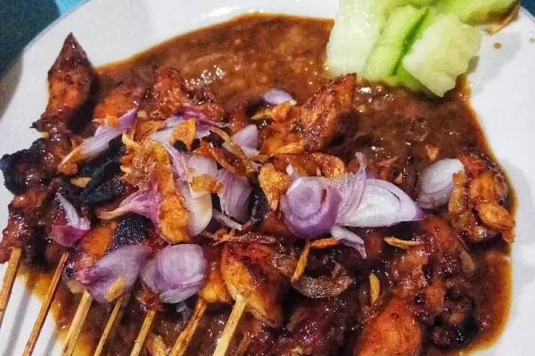 Mengenal Rasa Lezat Sate Ayam Bumbu Kari yang Menggugah Selera