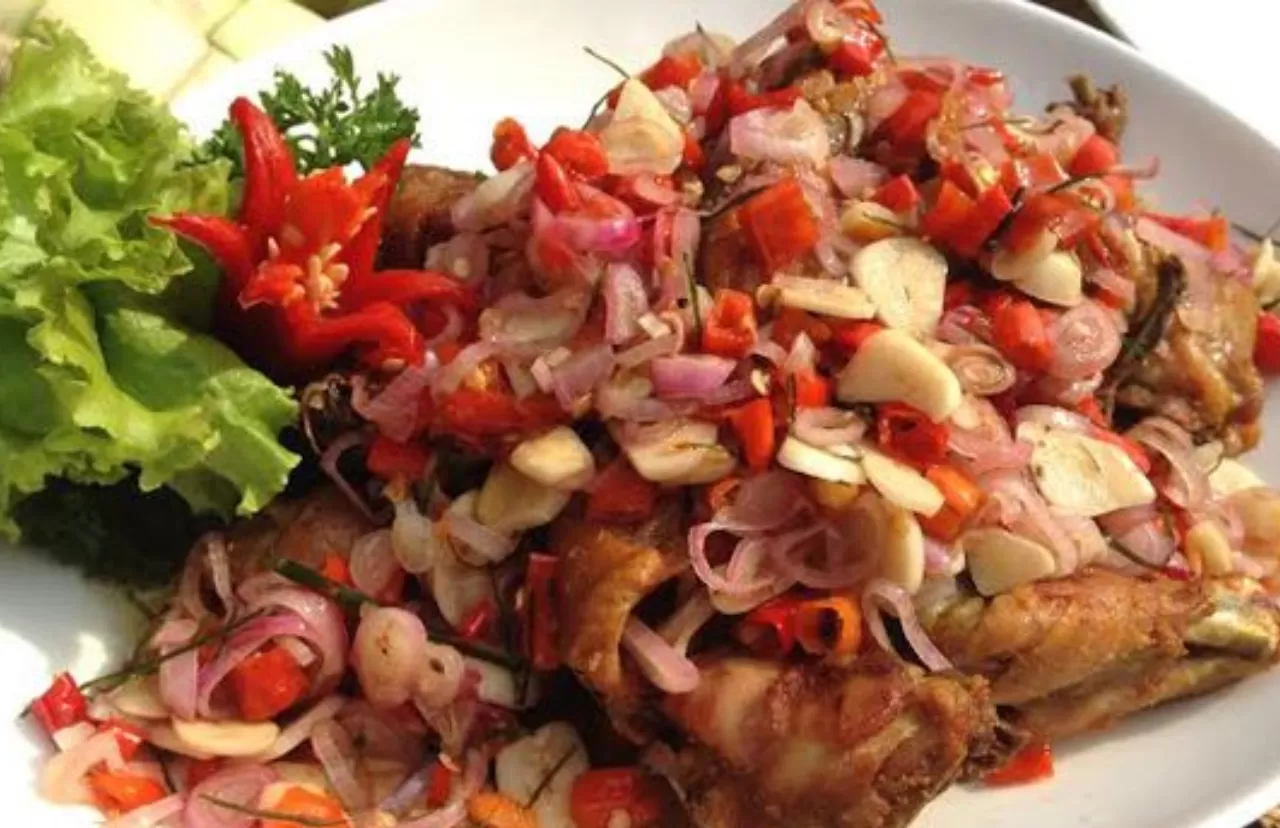 Makanan Bebek Goreng Sambal Matah: Lezat dan Menggugah Selera