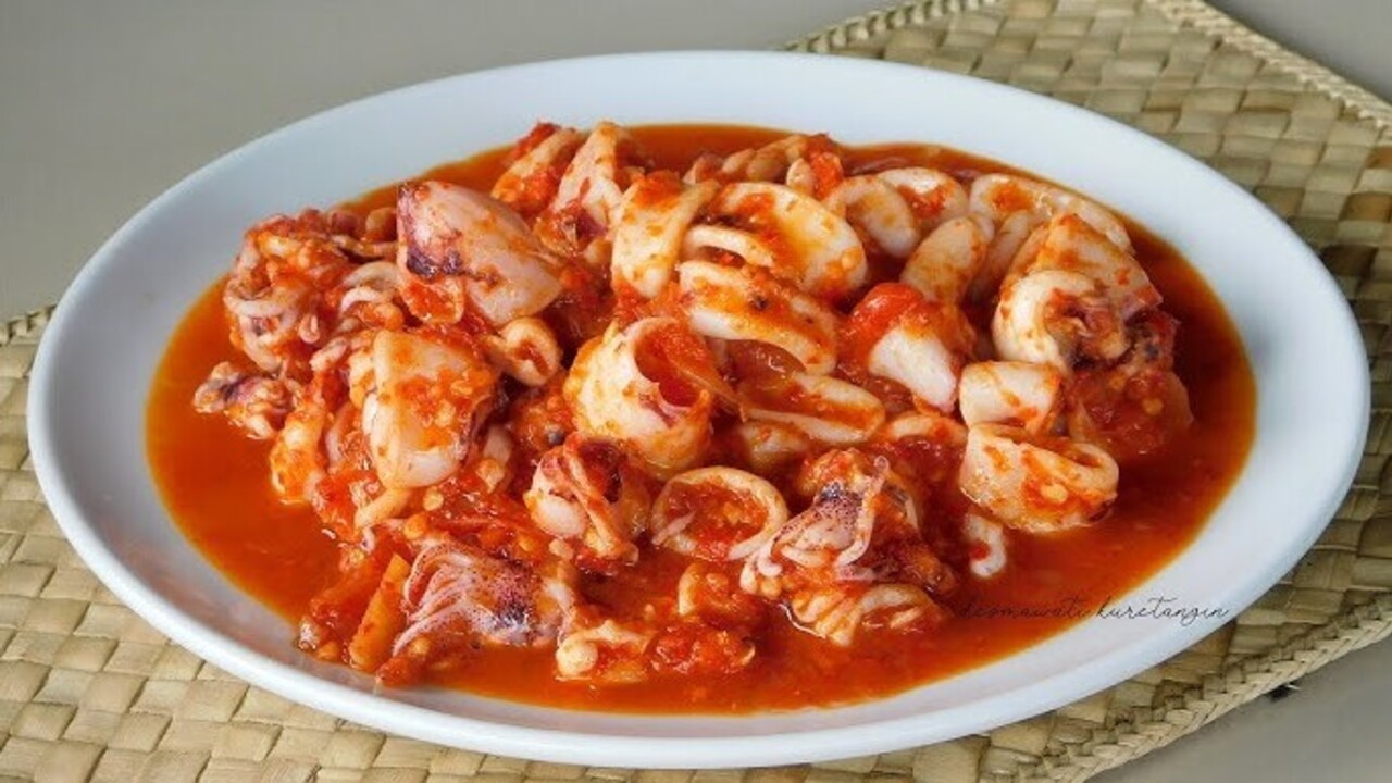 Makanan Cumi Balado: Pedas Gurih dari Rasa Laut yang Menggoda