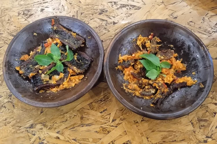 Mengenal Lezatnya Makanan Belut Asap yang Menggoda Selera