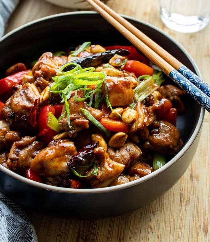 Mengenal Ayam Kung Pao: Rasa Pedas dan Gurih yang Menggoda
