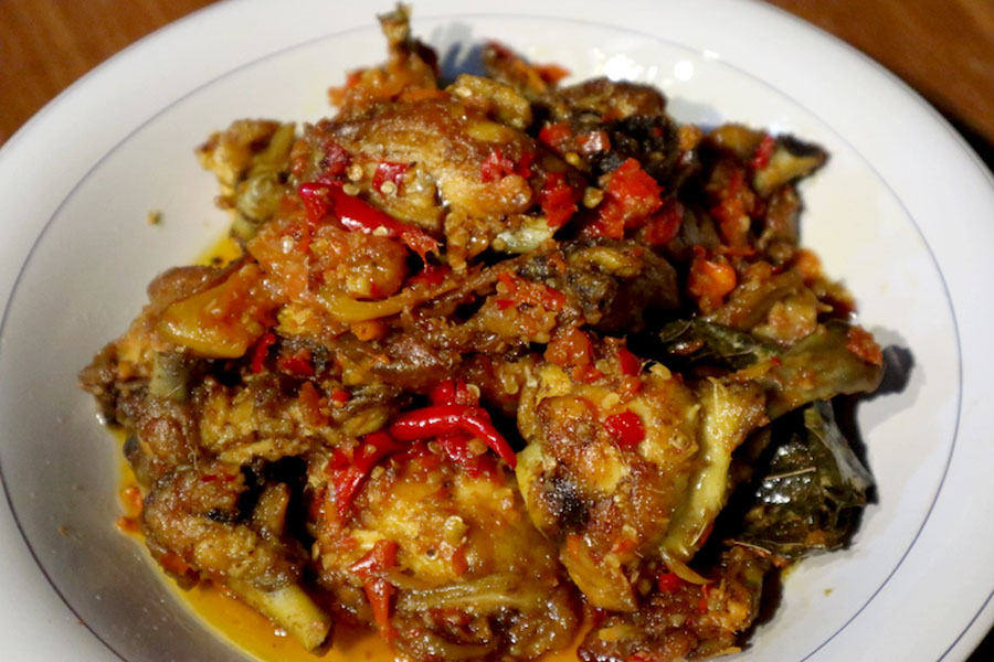 Mengenal Ayam Rica-Rica, Hidangan Pedas Khas Indonesia