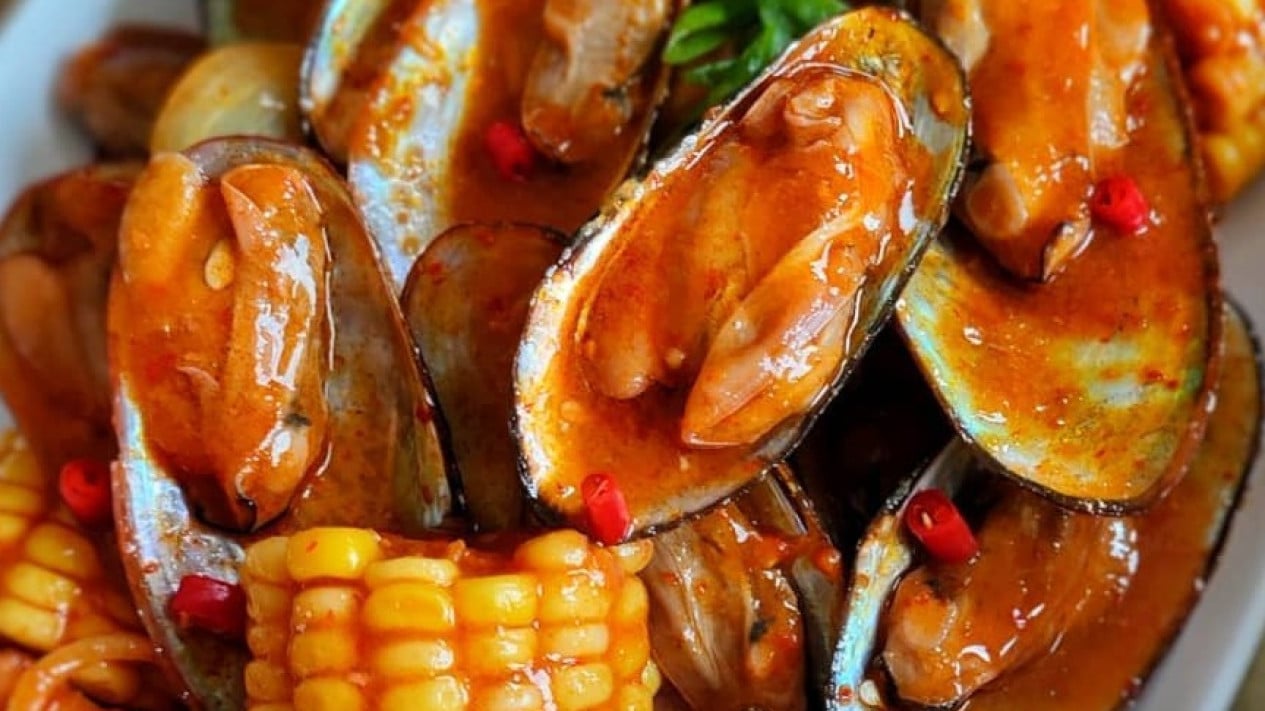 Mengenal Lezatnya Makanan Kerang Saus Padang yang Menggoda