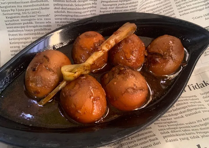 Resep Semur Telur Ayam: Lezat dan Mudah Dibuat di Rumah